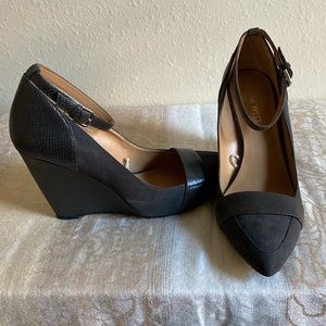 Charcoal grey Nine West wedge ankle strap 7.5